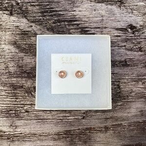 Keani Hawaii PUKA shell studs earrings 18K gold